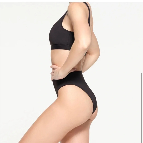 NWT SKIMS Mid  Waist Onyx Black Swim Bottom S - Picture 4 of 4